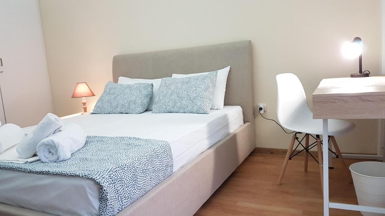 Apricot Apartment - Athens Center, 6 Bd, 2.5 Bath Dış mekan fotoğraf