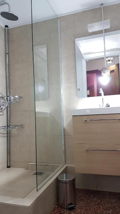 Apricot Apartment - Athens Center, 6 Bd, 2.5 Bath Dış mekan fotoğraf